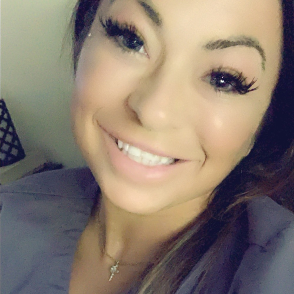 Meet your Posher, Nicole